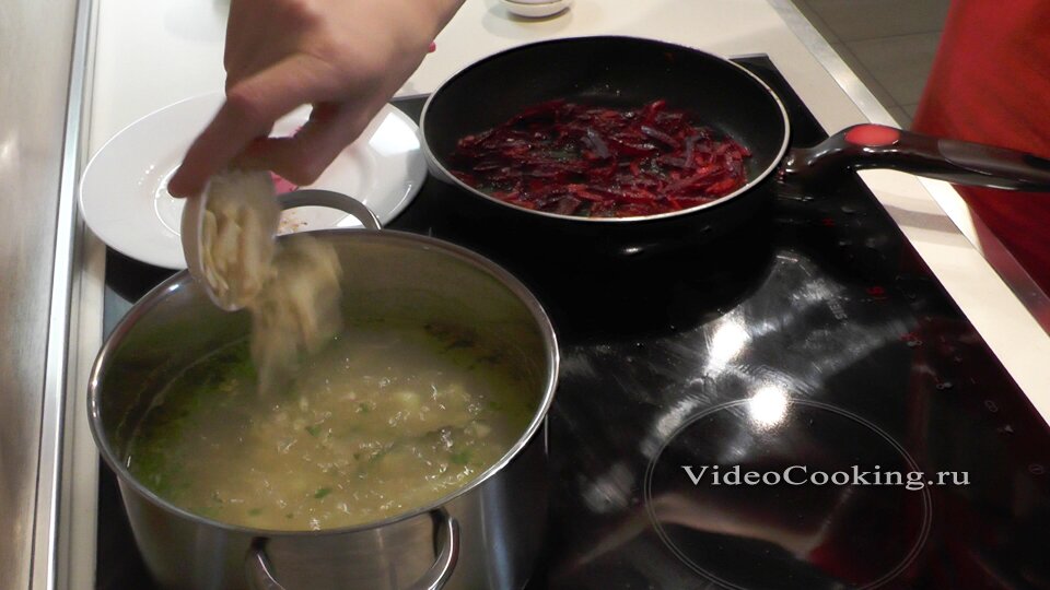 Борщ свекольный с перловой крупой - Кулинарные видео рецепты