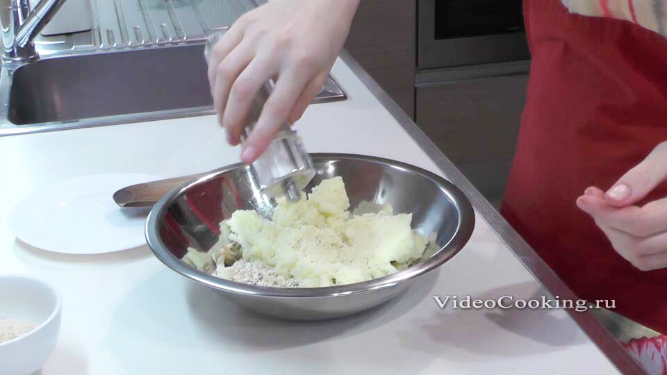Запеченный грибной рулет - Кулинарные видео рецепты